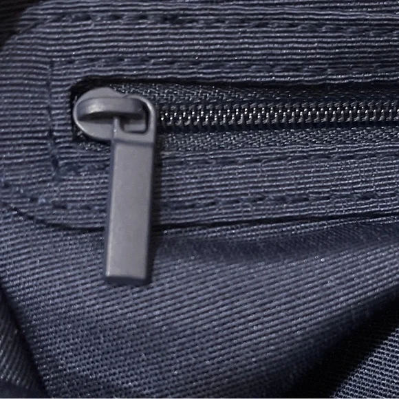 Vera Bradley Astoria Bossanova Bold Shoulder Bag - Picture 10 of 11